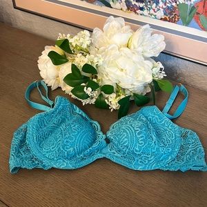 Victoria’s Secret All Over Lace Bra